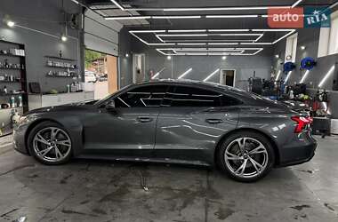 Лифтбек Audi e-tron GT 2024 в 