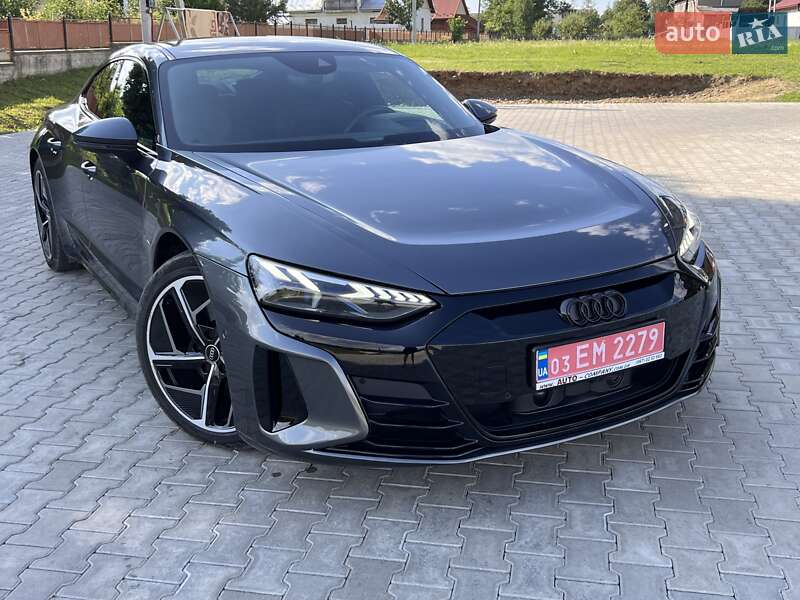 Лифтбек Audi e-tron GT 2021 в 