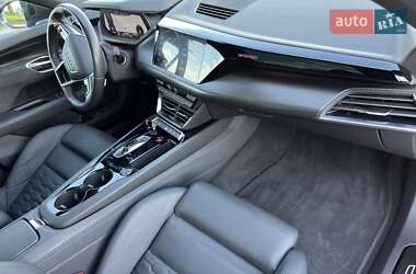 Лифтбек Audi e-tron GT 2021 в 