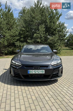 Лифтбек Audi e-tron GT 2021 в 
