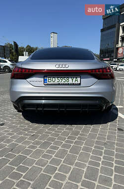 Лифтбек Audi e-tron GT 2021 в 