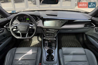 Лифтбек Audi e-tron GT 2022 в 