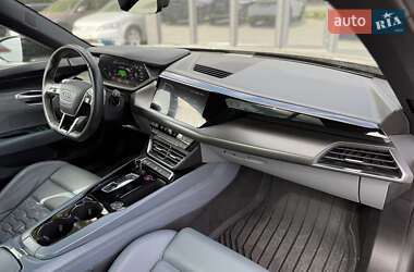 Лифтбек Audi e-tron GT 2022 в 