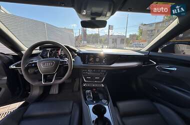 Купе Audi e-tron GT 2024 в 
