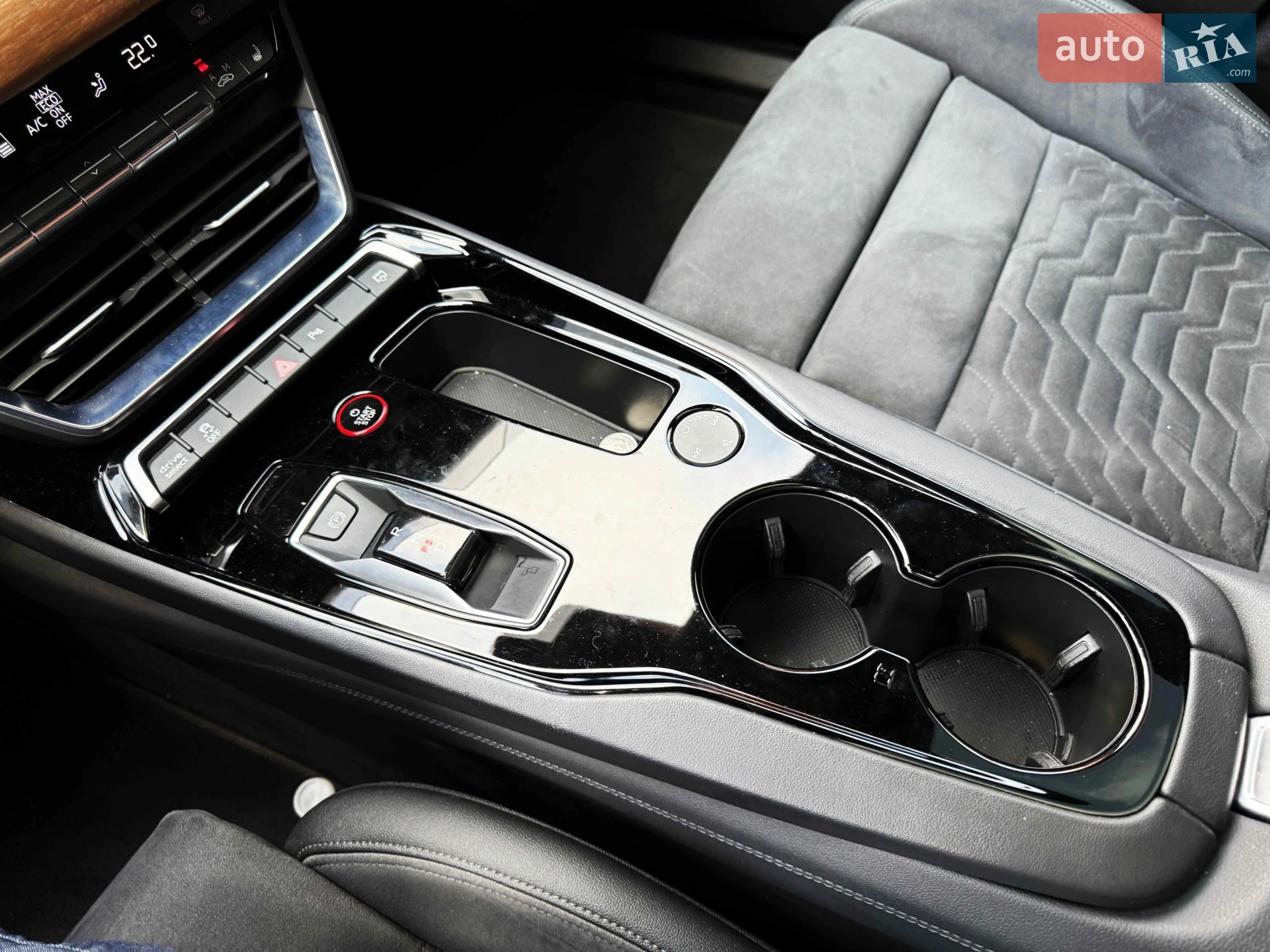 2022 Audi e-tron GT - мініатюра 24