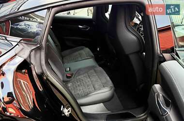 Лифтбек Audi e-tron GT 2022 в 