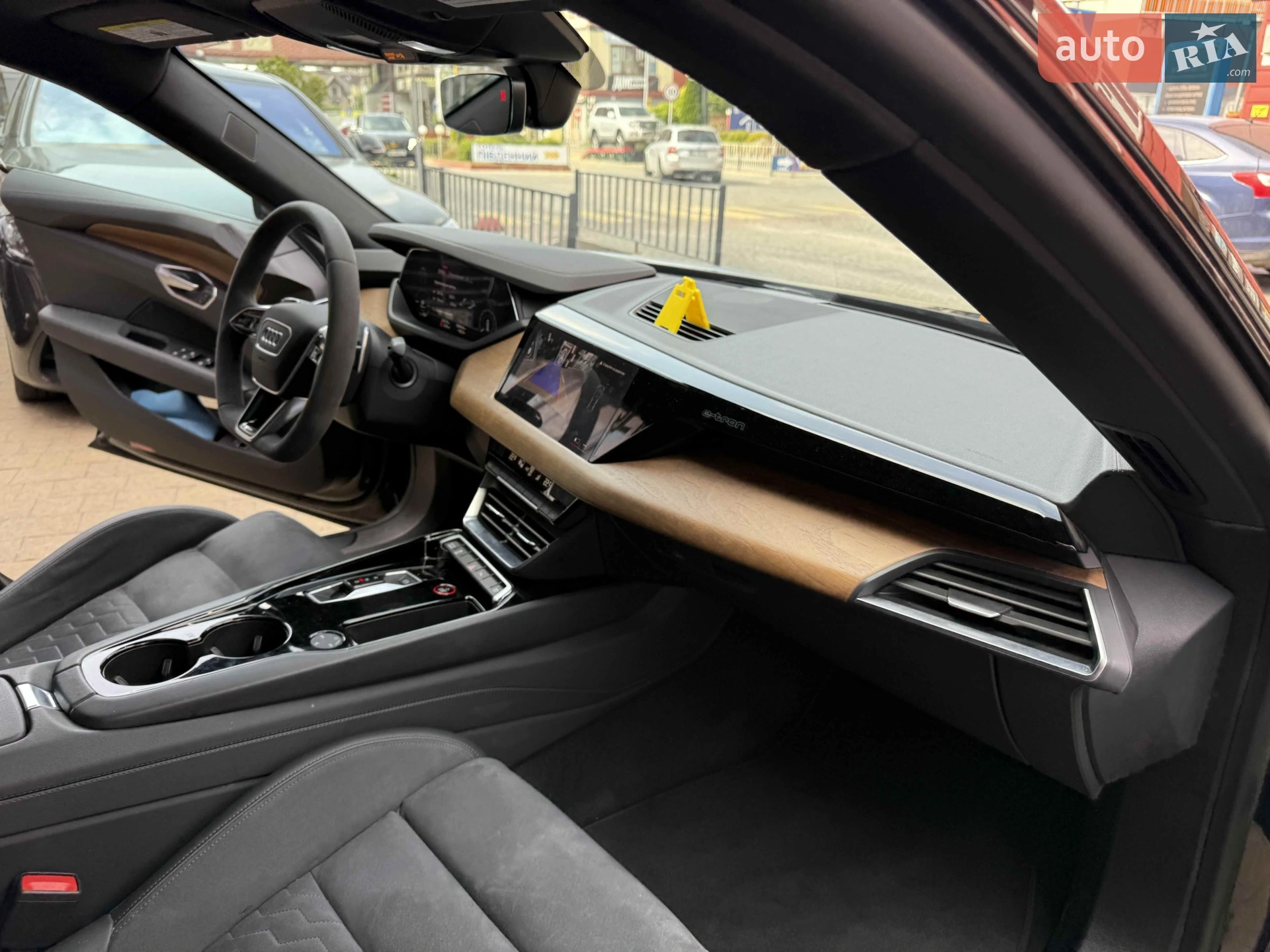 2022 Audi e-tron GT - мініатюра 38