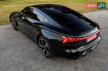 Лифтбек Audi e-tron GT 2022 в 