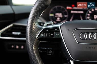Лифтбек Audi e-tron GT 2022 в 