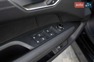 Лифтбек Audi e-tron GT 2022 в 