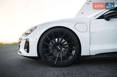 Лифтбек Audi e-tron GT 2021 в 