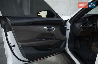 Лифтбек Audi e-tron GT 2021 в 
