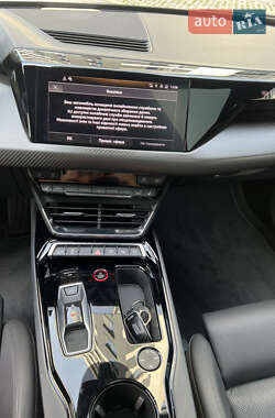 Лифтбек Audi e-tron GT 2021 в 