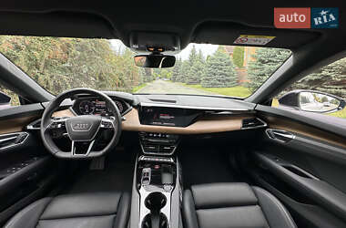 Лифтбек Audi e-tron GT 2021 в 