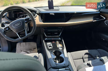 Лифтбек Audi e-tron GT 2022 в 