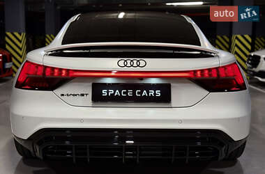 Лифтбек Audi e-tron GT 2022 в 