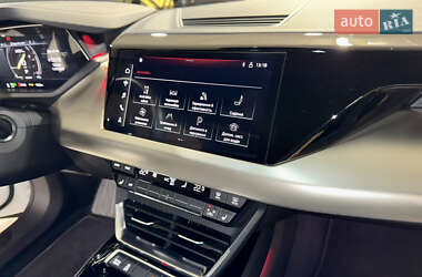 Лифтбек Audi e-tron GT 2022 в 