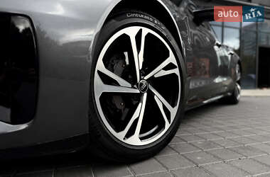 Лифтбек Audi e-tron GT 2022 в 