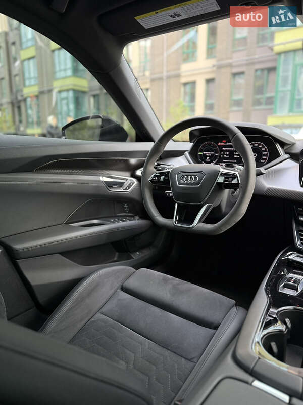 Лифтбек Audi e-tron GT 2021 в Киеве фото 31 Лифтбек Audi e-tron GT 2021 в Киеве