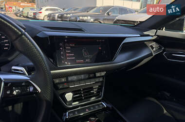 Ліфтбек Audi e-tron GT 2021 в  фото 12 Ліфтбек Audi e-tron GT 2021 в