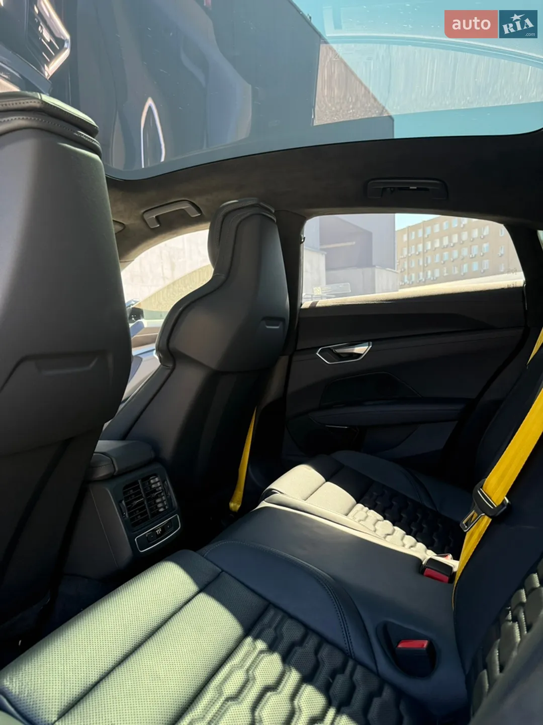 2022 Audi e-tron GT - мініатюра 13