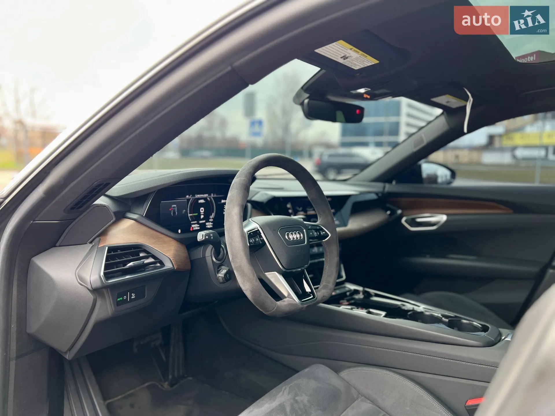 2022 Audi e-tron GT - мініатюра 19