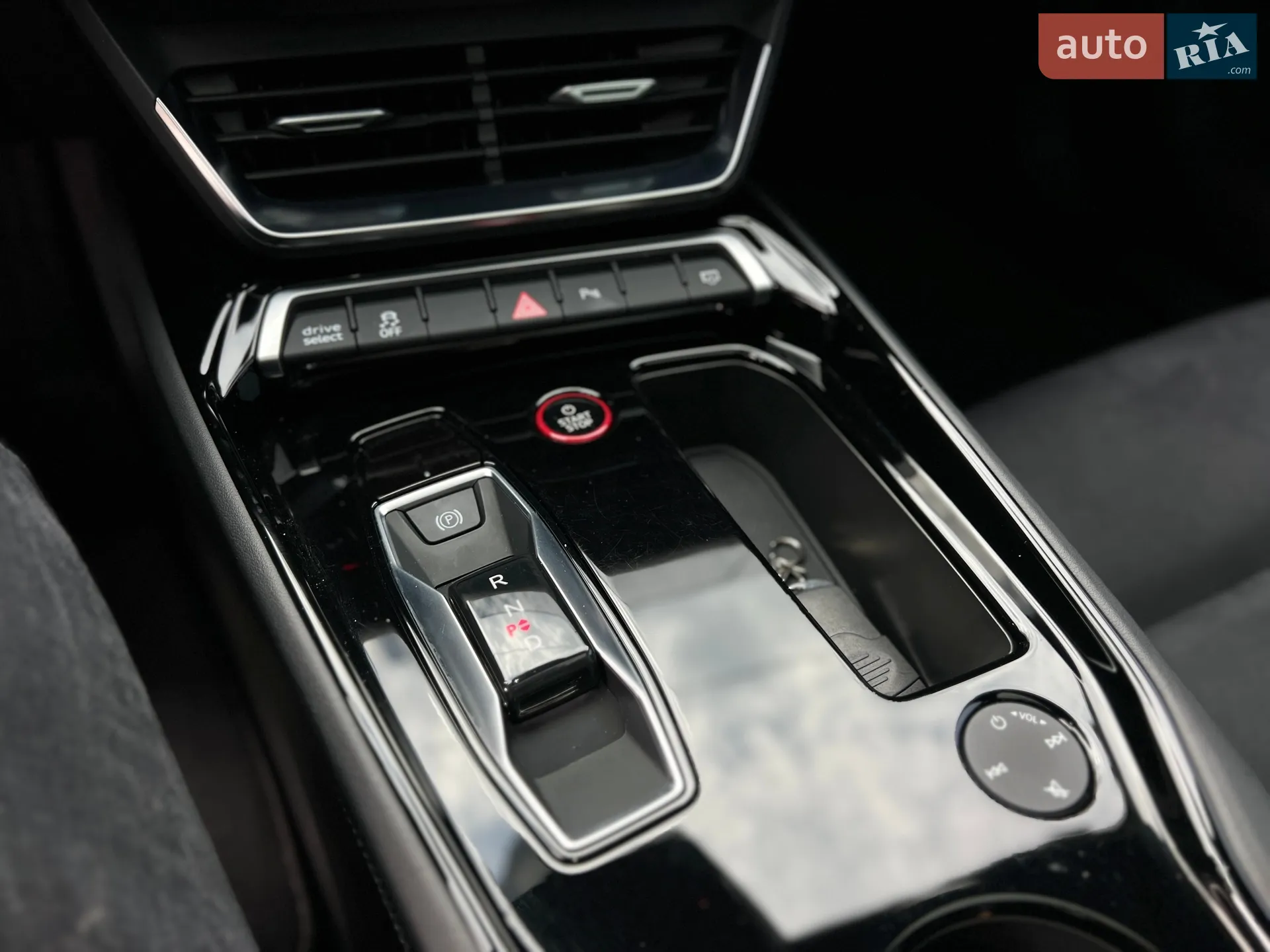 2022 Audi e-tron GT - мініатюра 39