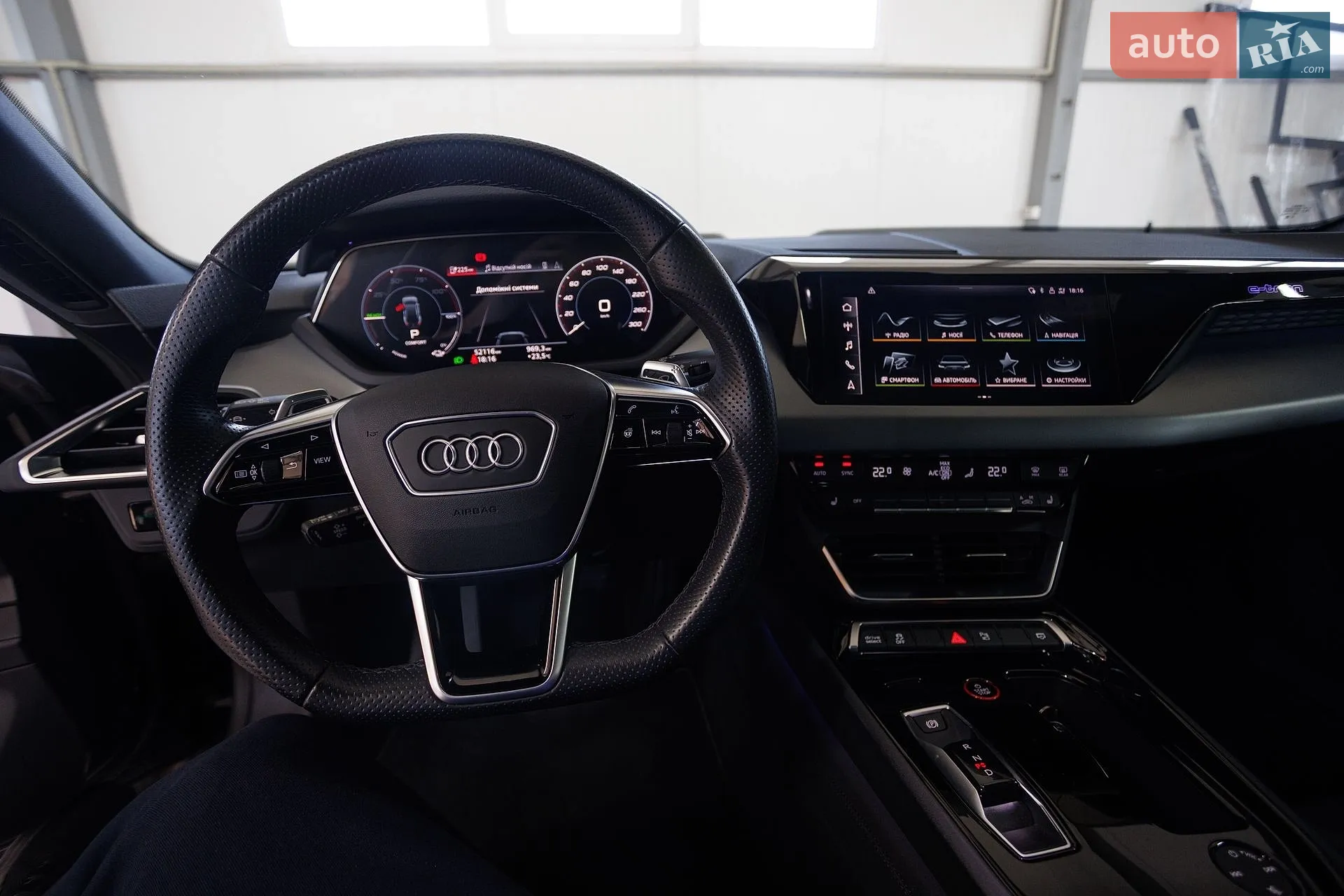 2022 Audi e-tron GT - мініатюра 11