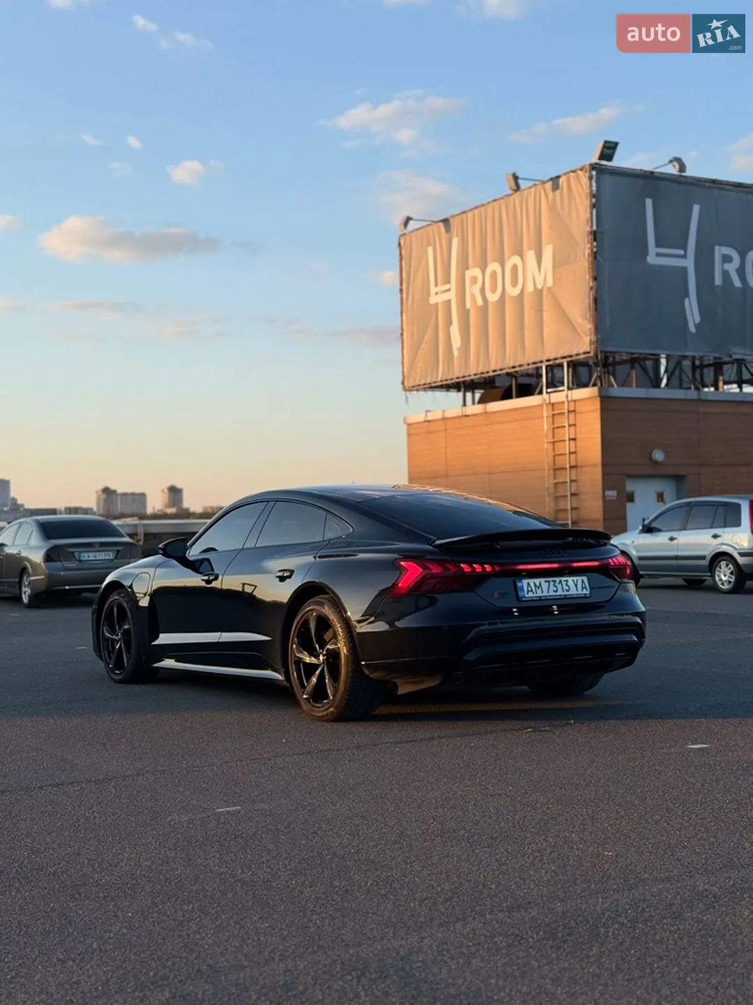 2021 Audi e-tron GT - мініатюра 17
