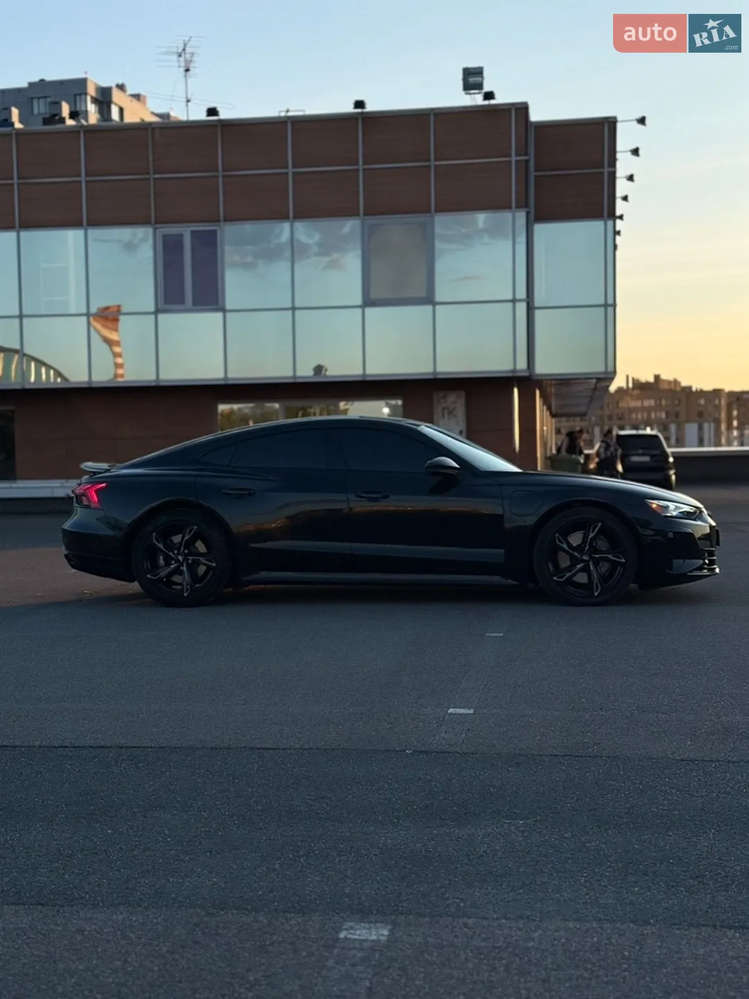 2021 Audi e-tron GT - мініатюра 12