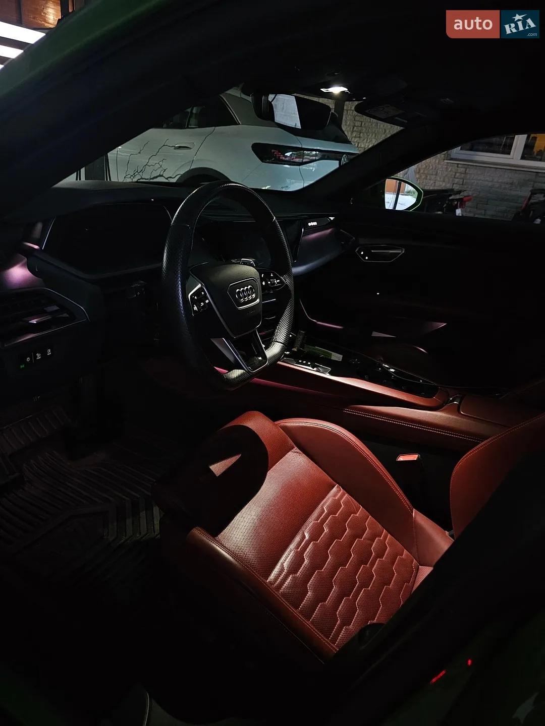 2022 Audi e-tron GT - мініатюра 18