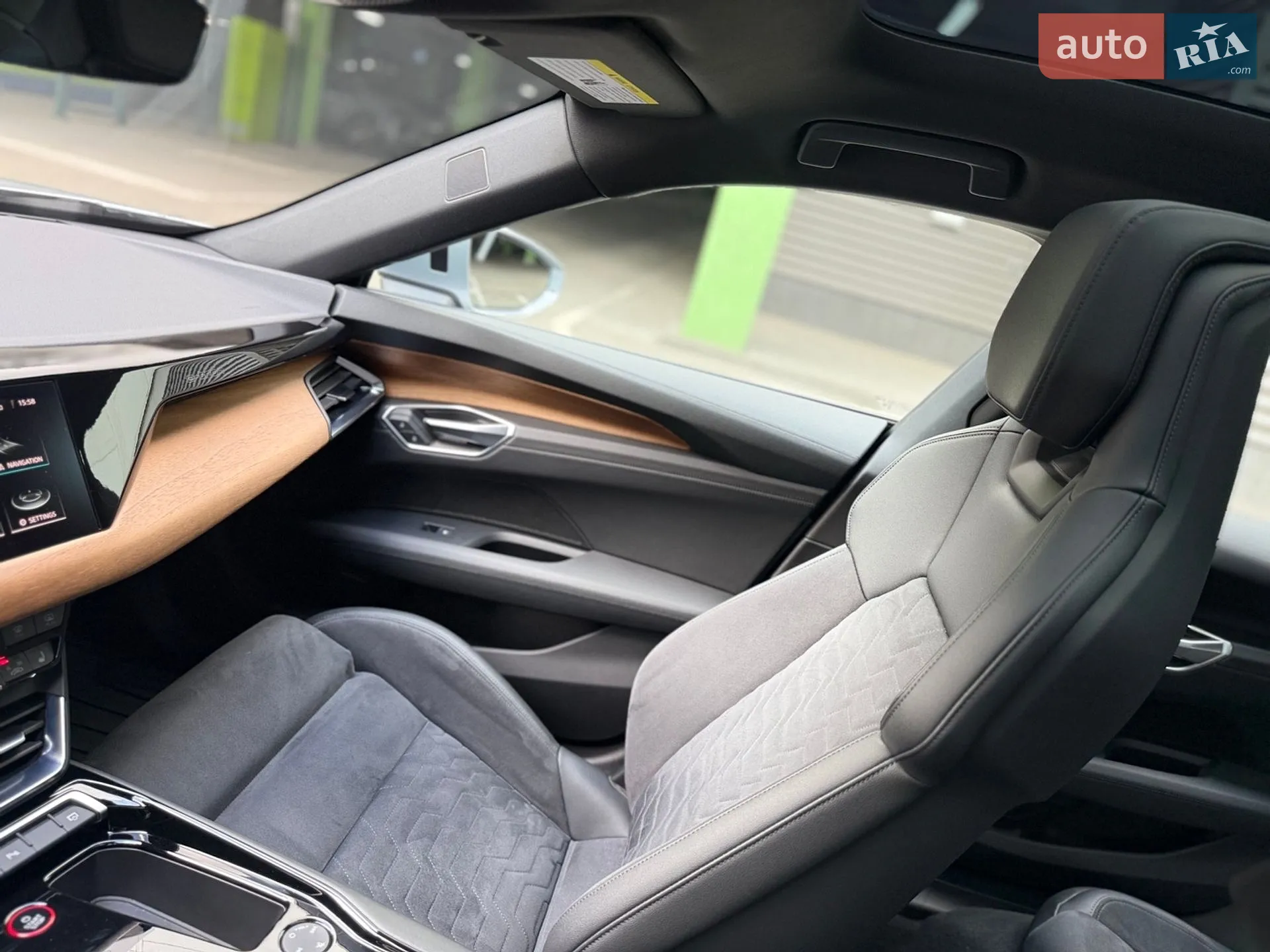 2022 Audi e-tron GT - мініатюра 13