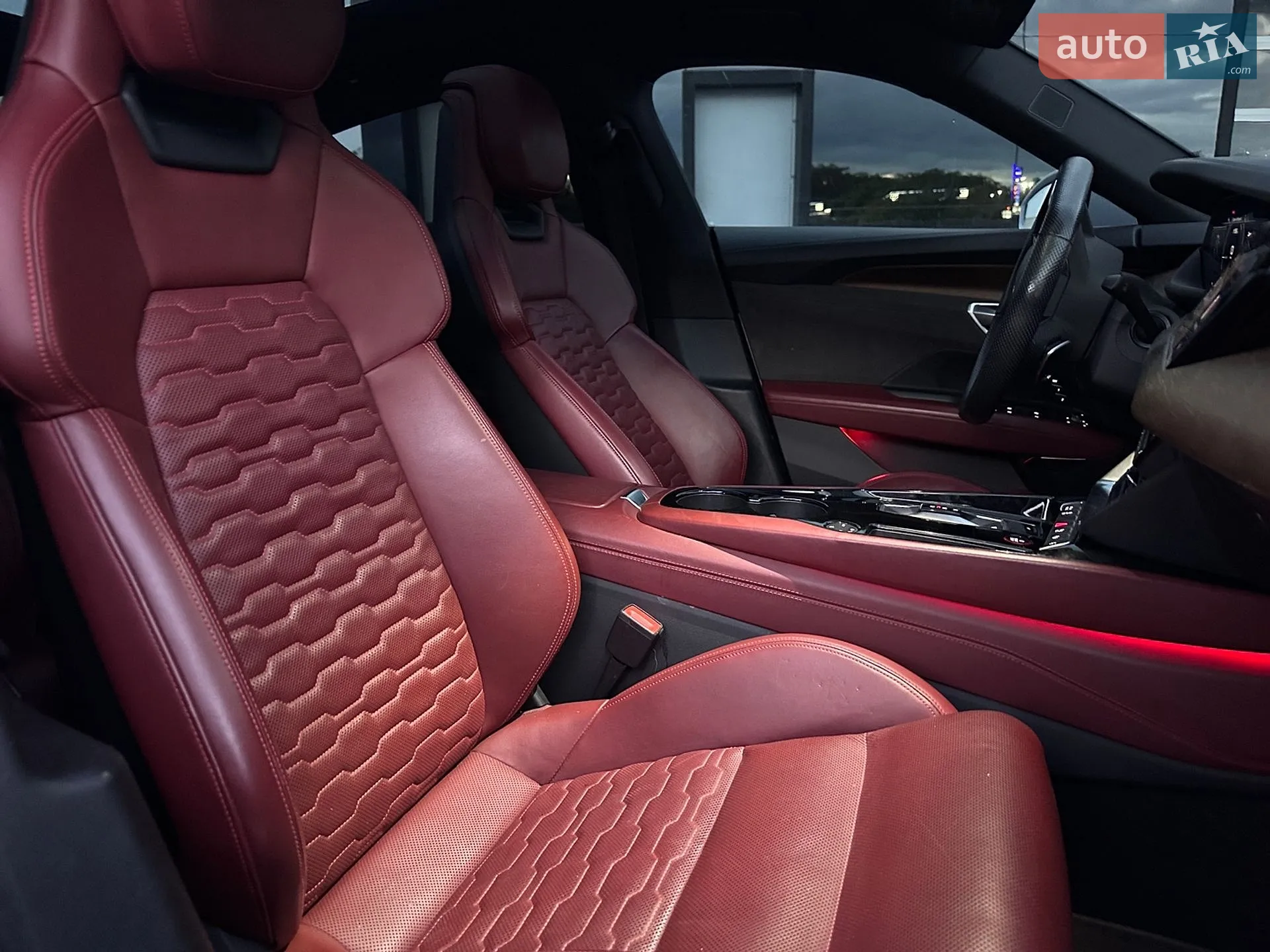 2021 Audi e-tron GT - мініатюра 25