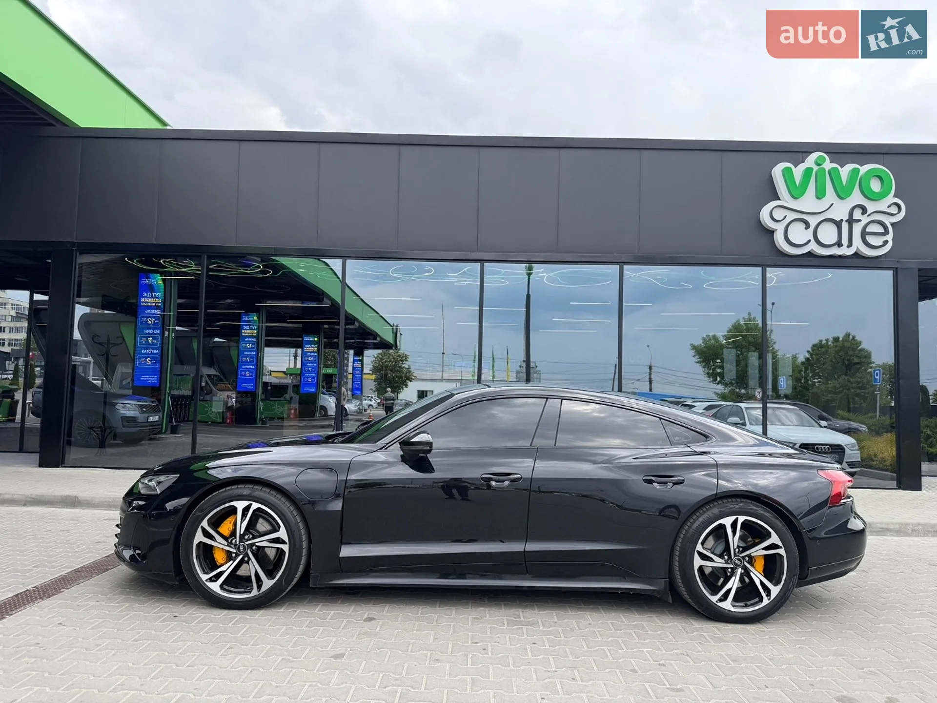 2022 Audi e-tron GT - мініатюра 15