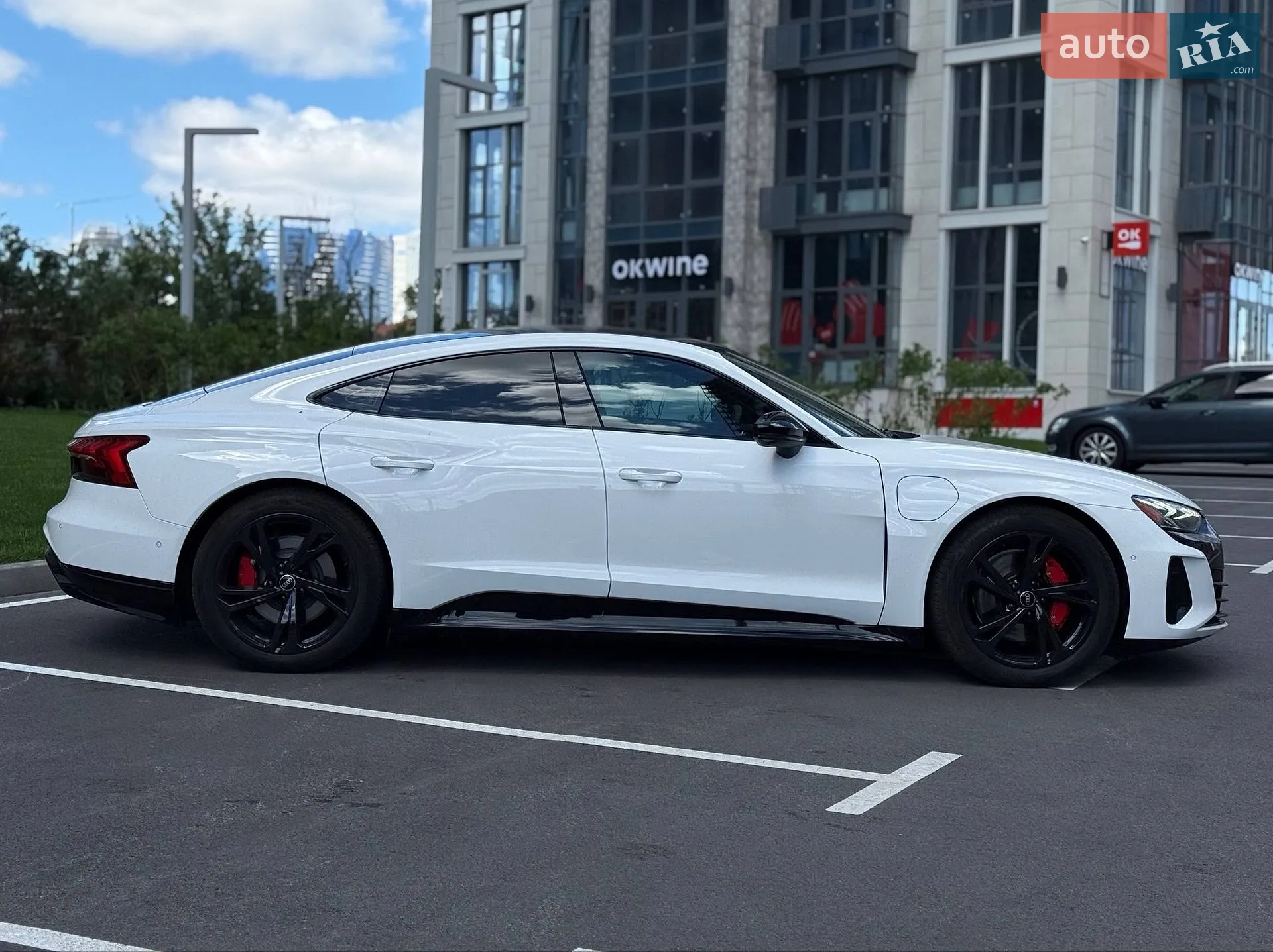 2022 Audi e-tron GT - мініатюра 8