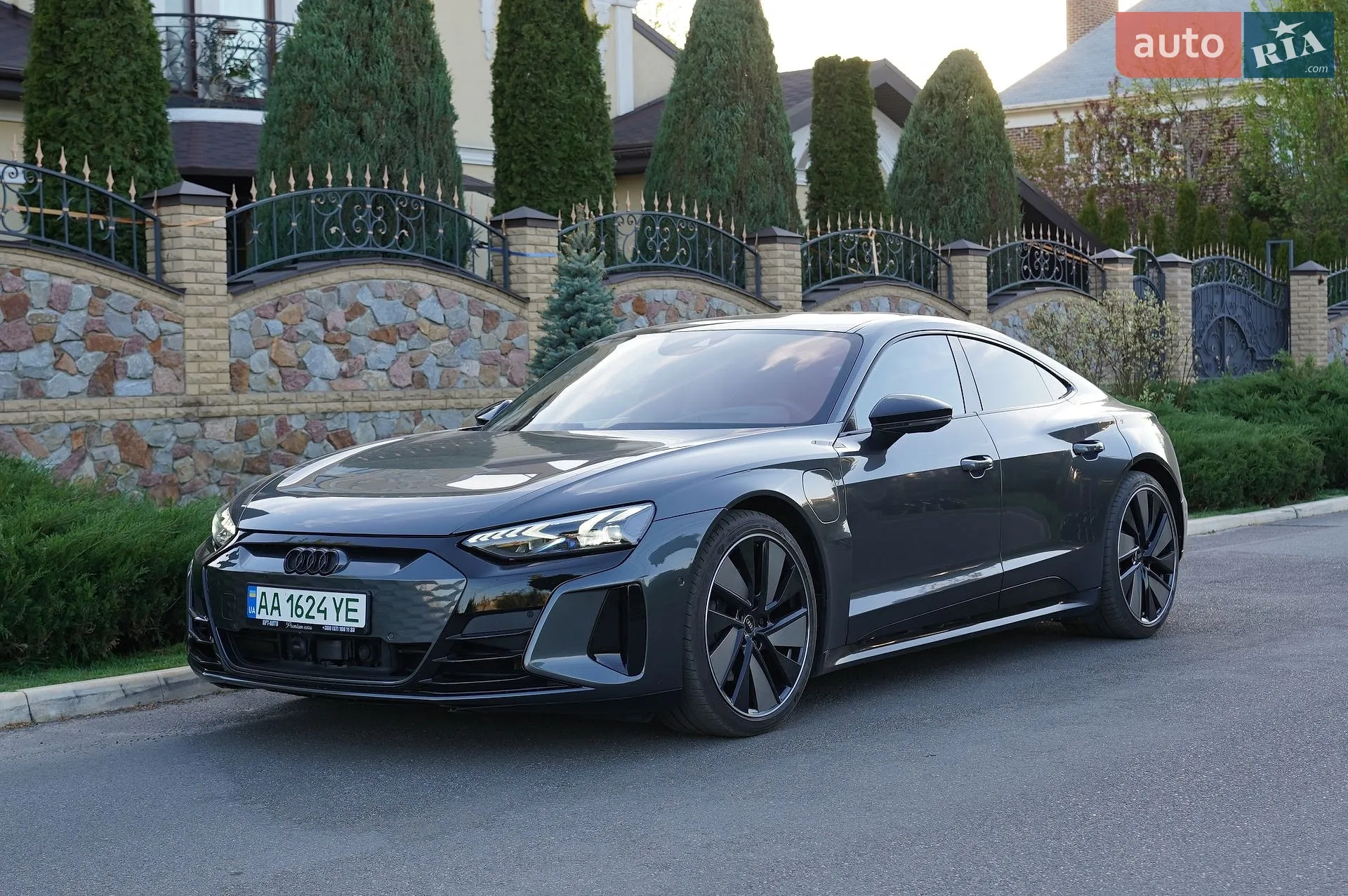 2022 Audi e-tron GT - фото 1