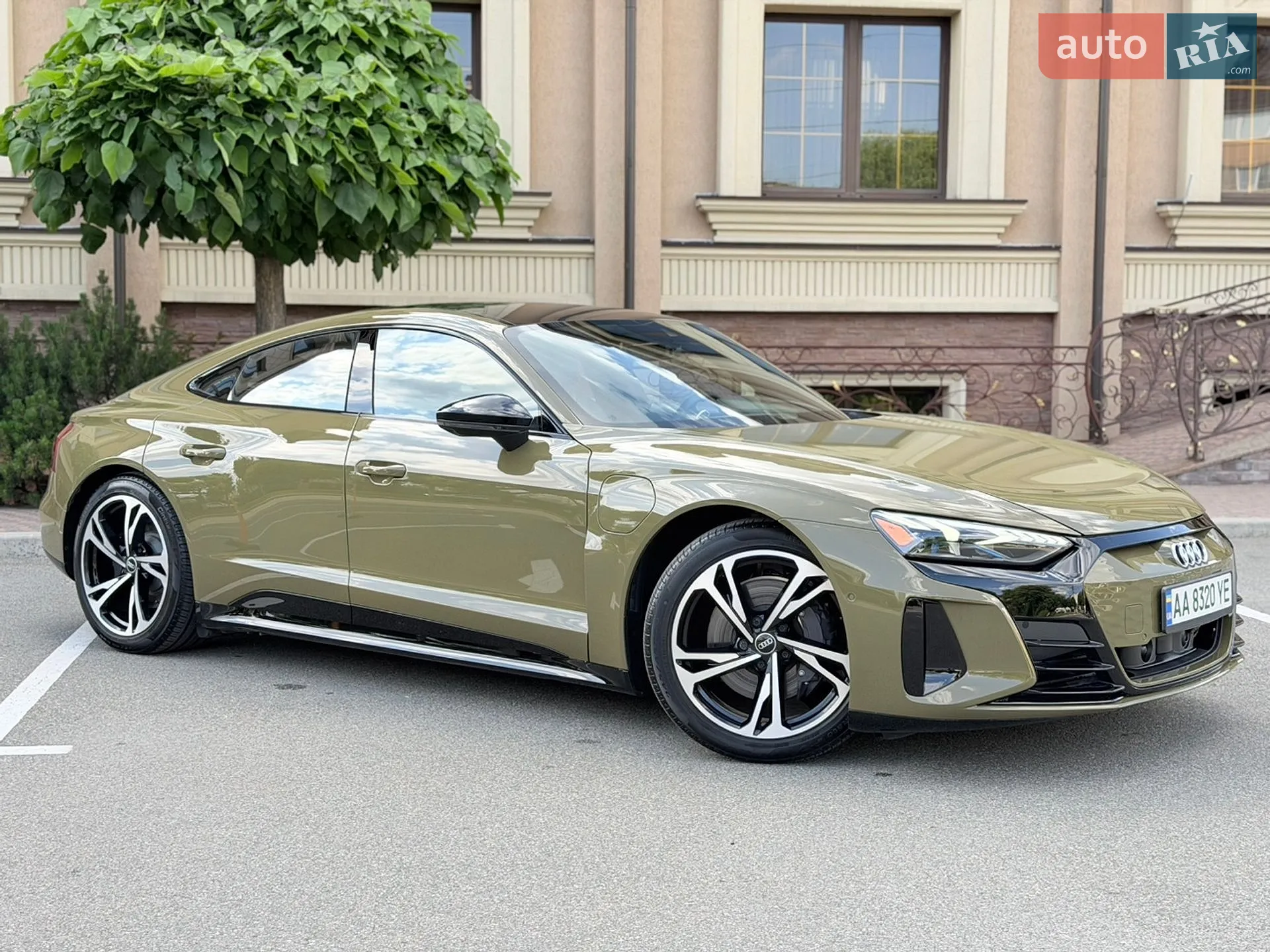 2022 Audi e-tron GT - мініатюра 11