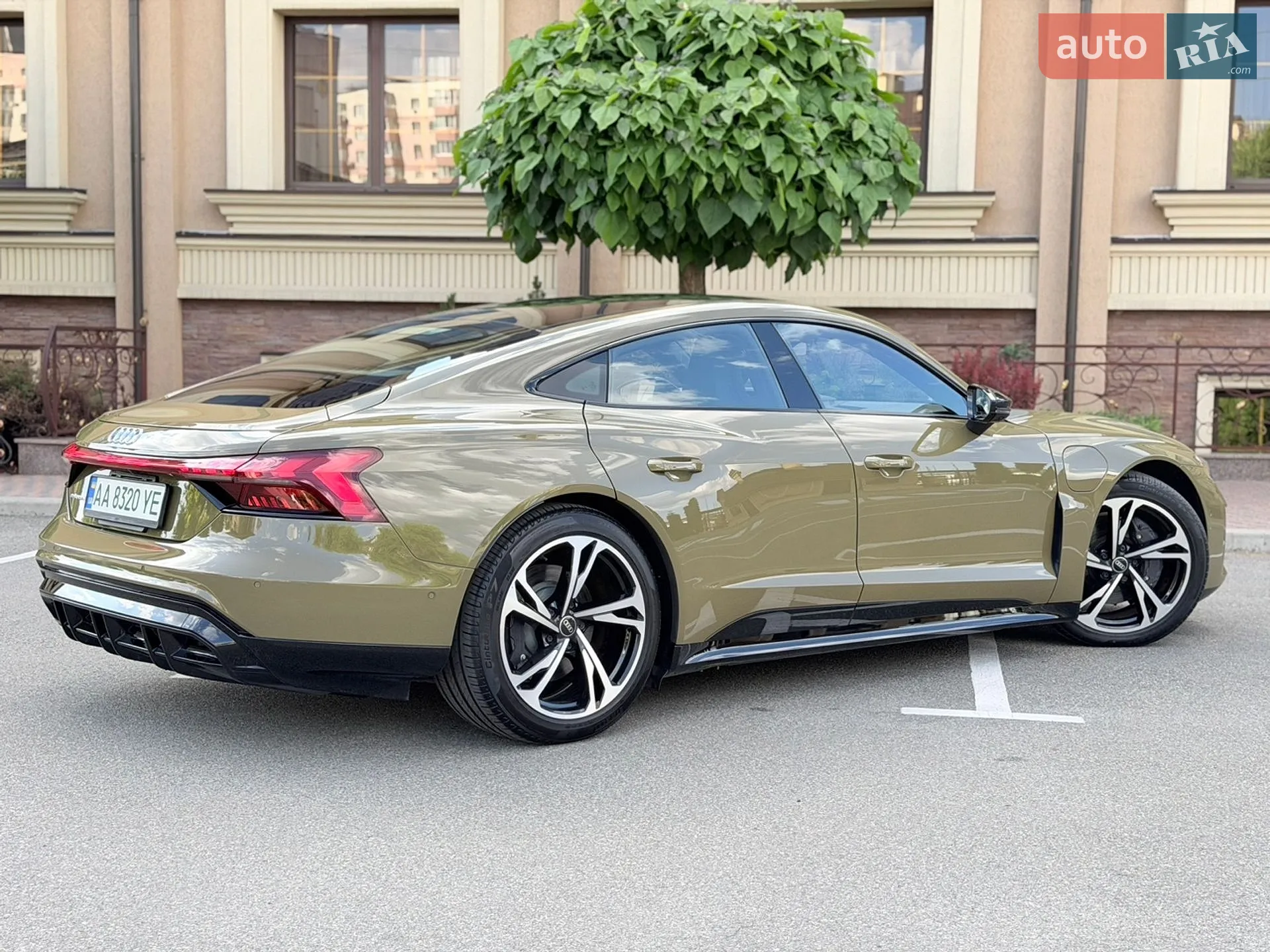 2022 Audi e-tron GT - мініатюра 15