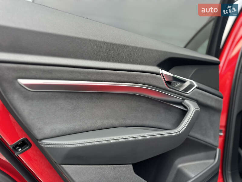 Позашляховик / Кросовер Audi e-tron S Sportback 2022 в Луцьку