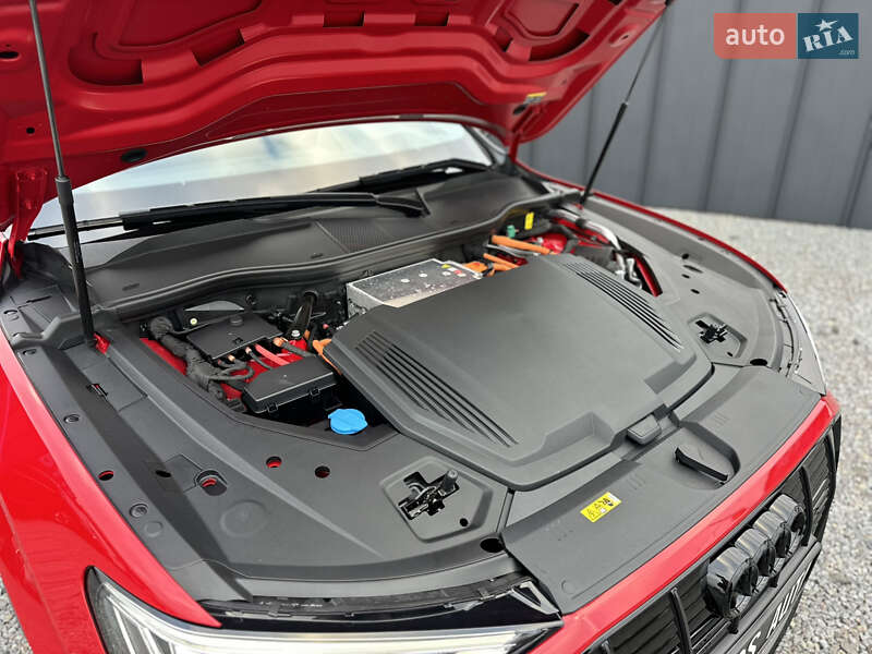 Позашляховик / Кросовер Audi e-tron S Sportback 2022 в Луцьку
