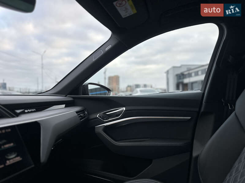 Позашляховик / Кросовер Audi e-tron S Sportback 2022 в Луцьку