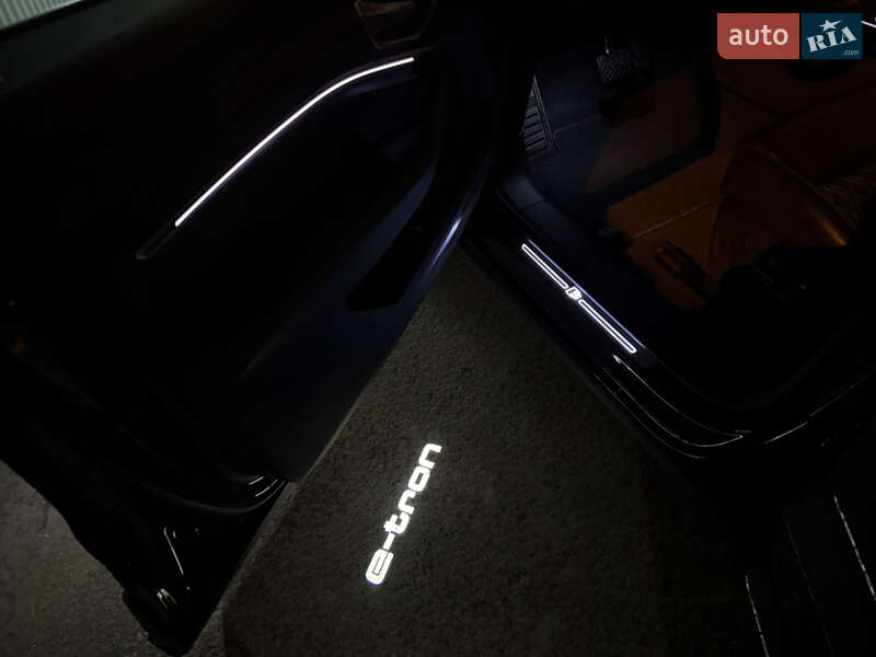 Внедорожник / Кроссовер Audi e-tron S Sportback 2022 в Черновцах