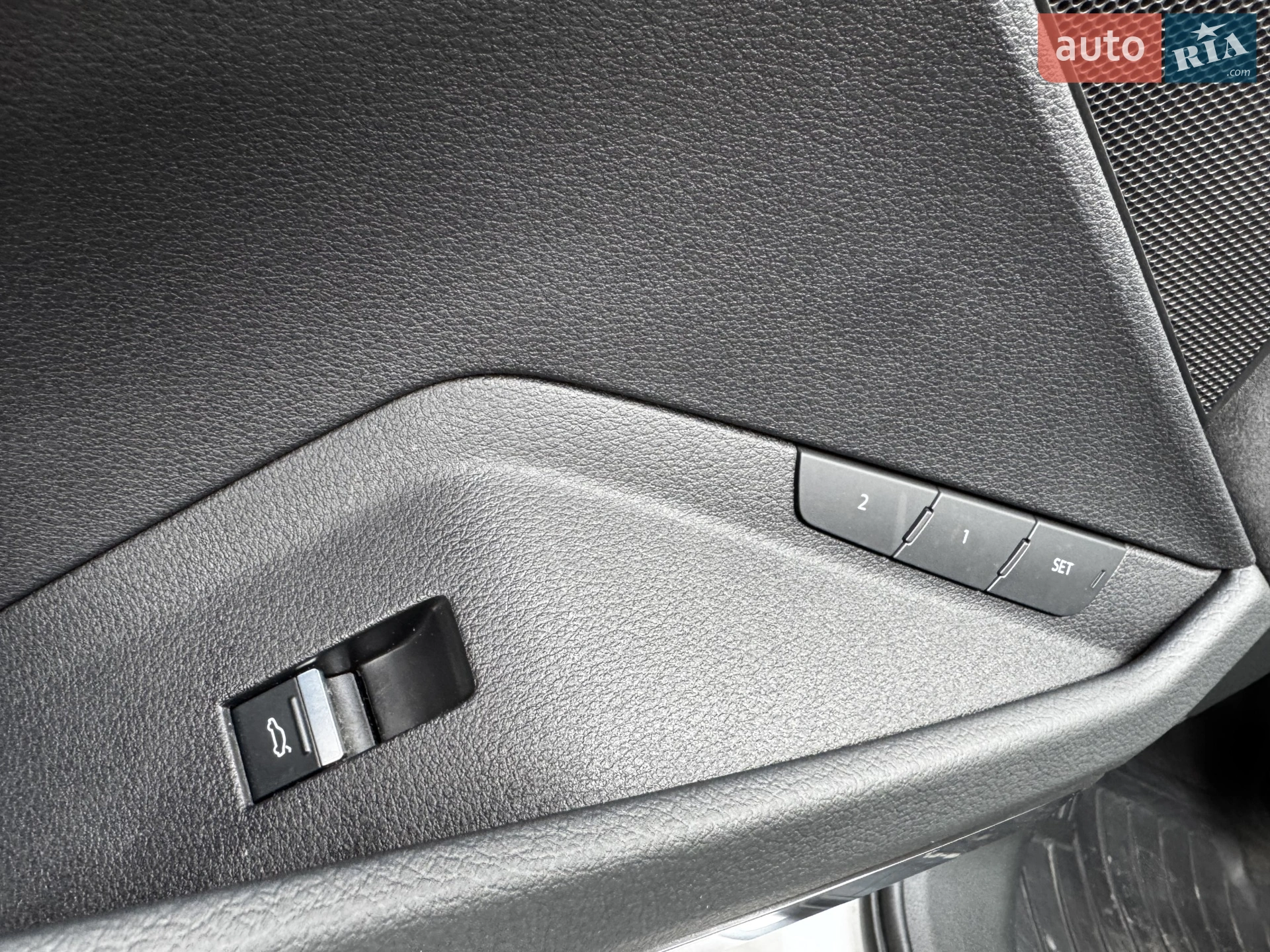 2021 Audi e-tron S Sportback - мініатюра 35