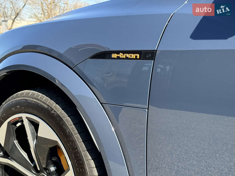 Позашляховик / Кросовер Audi e-tron S Sportback 2021 в Києві