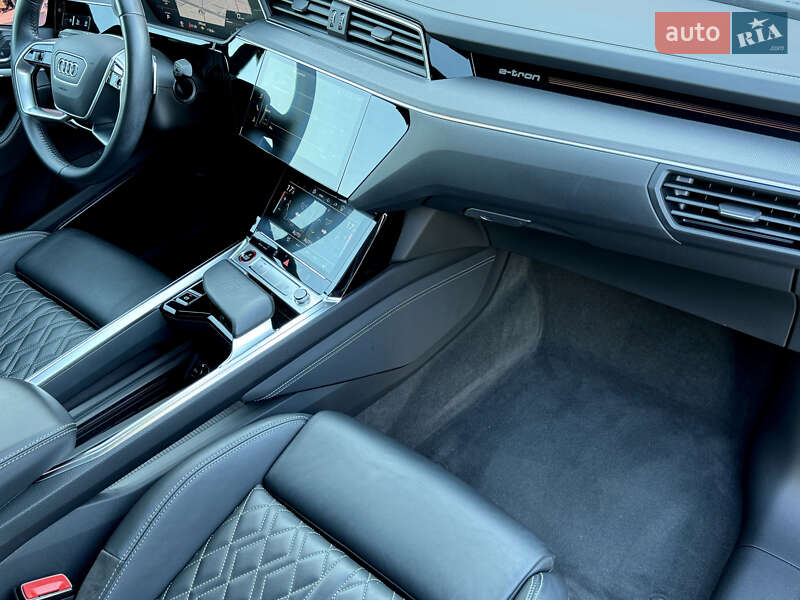 Позашляховик / Кросовер Audi e-tron S Sportback 2021 в Києві