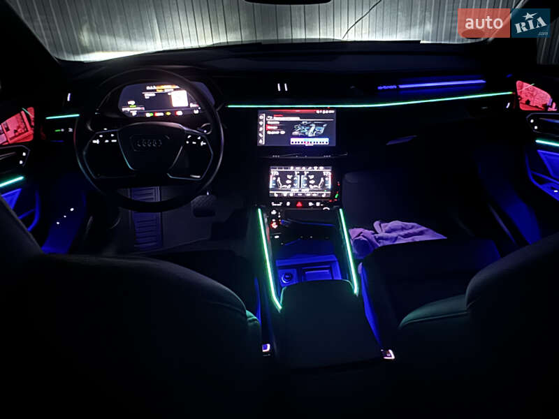 Позашляховик / Кросовер Audi e-tron S Sportback 2021 в Києві