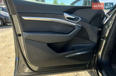 Внедорожник / Кроссовер Audi e-tron S Sportback 2022 в 