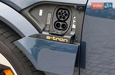 Позашляховик / Кросовер Audi e-tron S Sportback 2021 в 