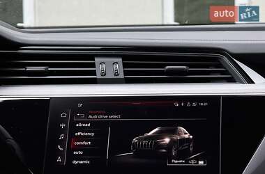 Позашляховик / Кросовер Audi e-tron S Sportback 2021 в 