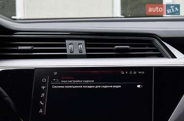 Позашляховик / Кросовер Audi e-tron S Sportback 2021 в 